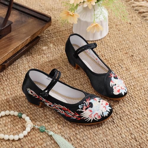 Chaussures brodées main : l'élégance chinoise traditionnelle