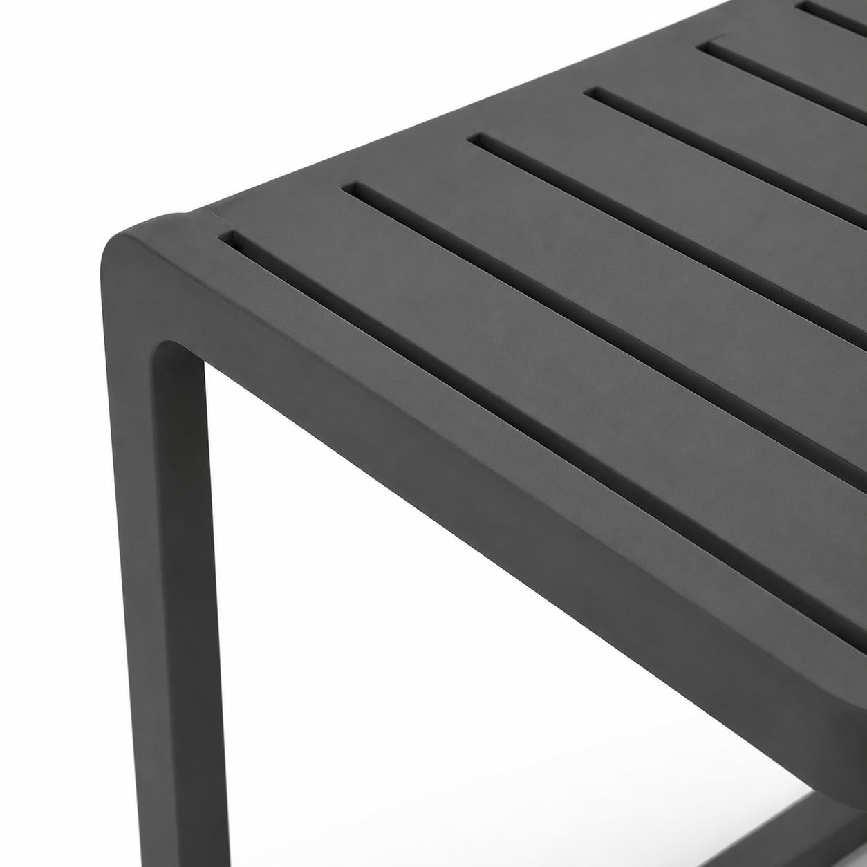 Brigros Estosa - Tavolino Basso da Esterno Chiara in Alluminio Grigio, Tavolo Laterale per Divano Lettino e Salotto Outdoor, Verniciato a Polvere, 41,5x41,5x45 cm