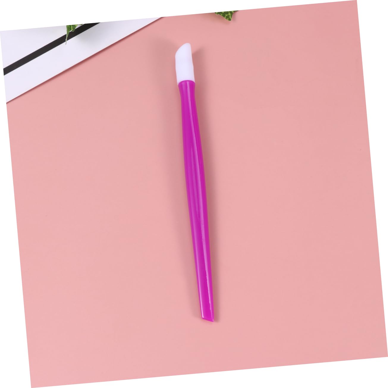 TOVINANNA 100Pcs Plastic Cuticle Pushers for Dead Skin Removal Lightweight Manicure Tools with Design for Nail Art for Home and Use Purple