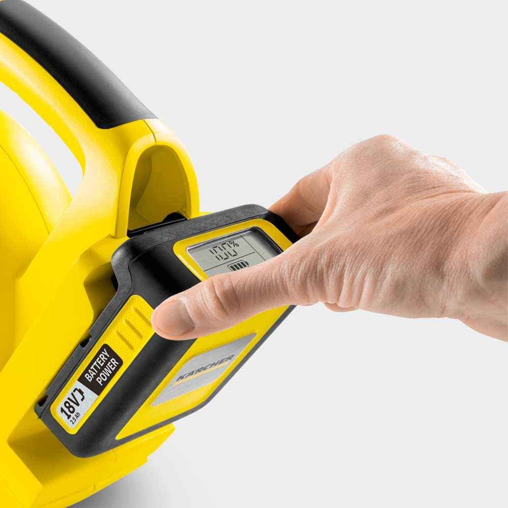 Kärcher 18 V Soplador de hojas LBL 2 Battery, velocidad del aire: 210 km/h, tubo desmontable, boquilla plana con borde rascador, peso: 2 kg, se puede usar con batería