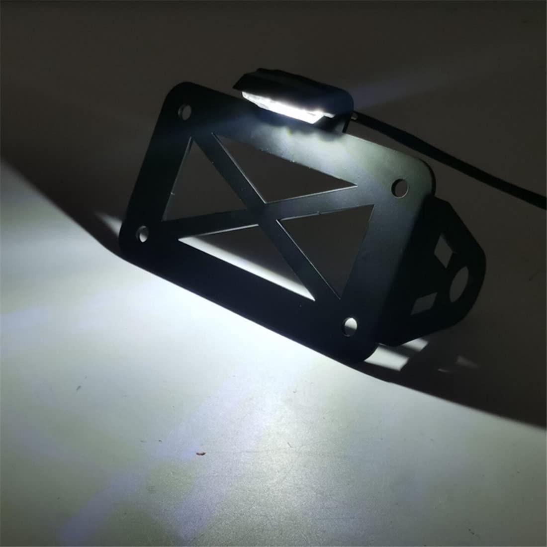 1 ensemble de lumière de plaque d'immatriculation LED à montage latéral pour moto, support universel de numéro d'immatriculation de moto avec feu arrière