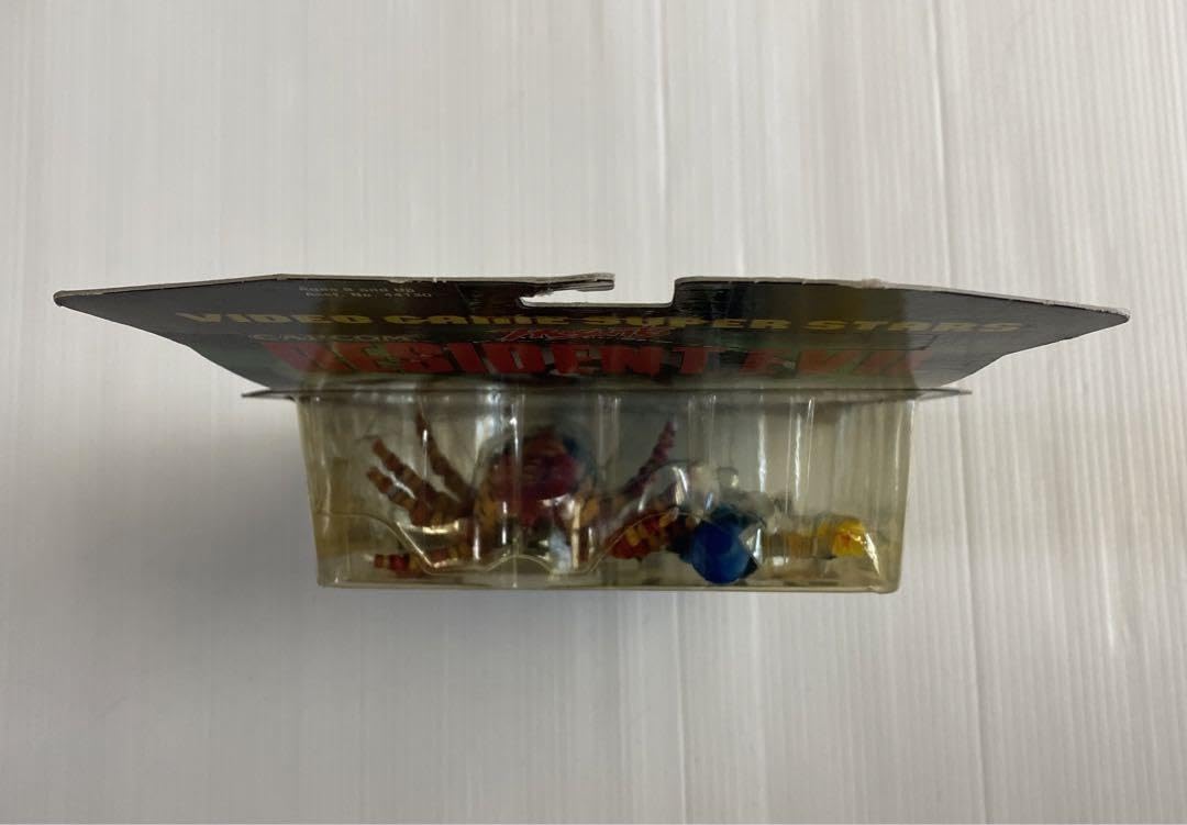 Amazon.co.jp: トイビズ バイオハザードフィギュア レジデントイビル