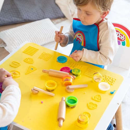 Roba X Play-Doh Set Tavolo E Sedia Per Bambini In Legno Certificato Fsc - Con 6 Barattoli Di Pasta Modellabile, 3 Strumenti, Tappetino Creativo 3D - Da 3 Anni - 20