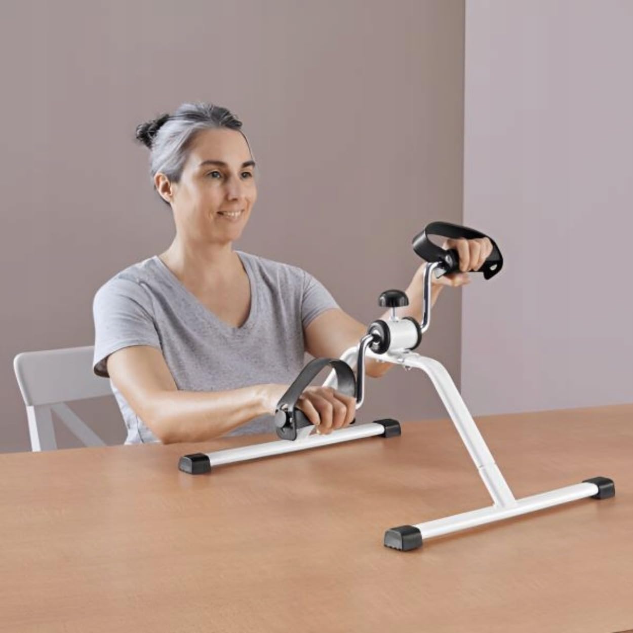 Mini Heimtrainer Pedaltrainer – Arm- & Beintrainer für Zuhause, leiser Reha Trainer, kompakt für Büro, mit Widerstand, Fitnessgerät für Senioren & Physiotherapie