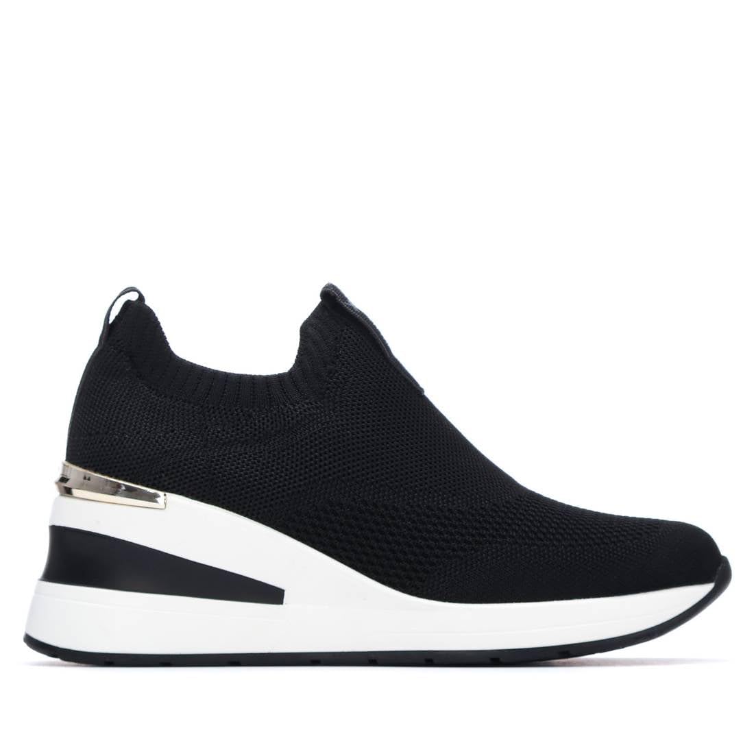 XTI - Sneakers Kobiety - Wygodne i wszechstronne obuwie – moda casualowa