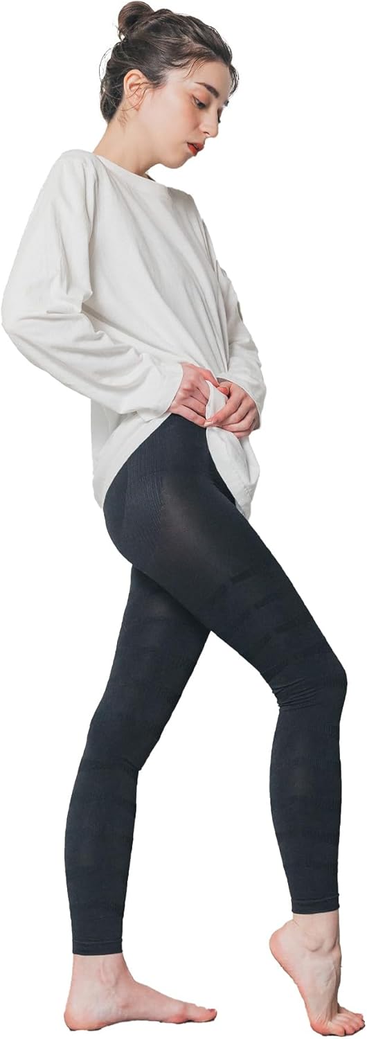 コレクション品 Saint Laurentサンローラン エナメル スキニーパンツ コレクション品 Saint Laurentサンローラン エナメル スキニーパンツ