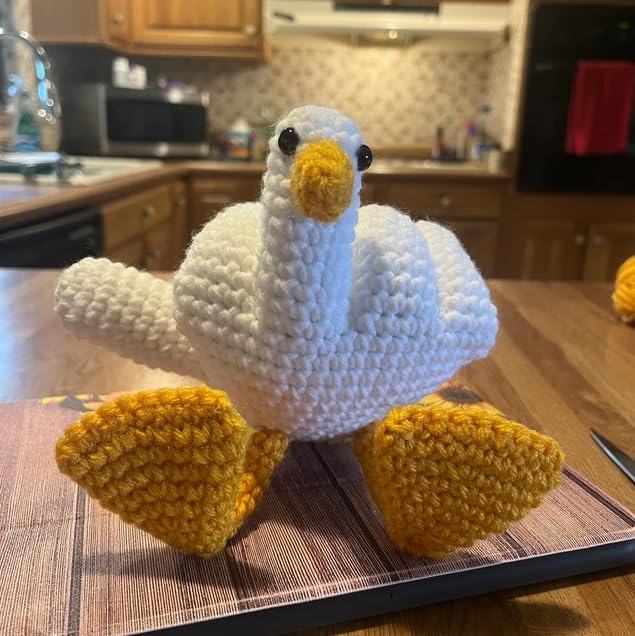 手編み　あみぐるみ　ガチョウ　手作りおもちゃ インテリア Amazon.co.jp: KHBVCG かぎ針編みのガチョウ、楽しいニット中指