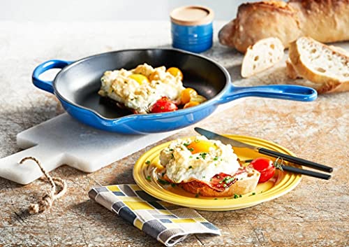 Le-Creuset-9-Signature-Skillet