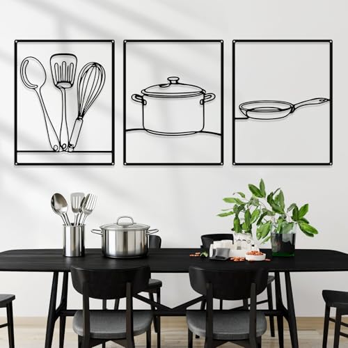Panneaux de cuisine en métal pour habiller un mur vide avec style rustique noir