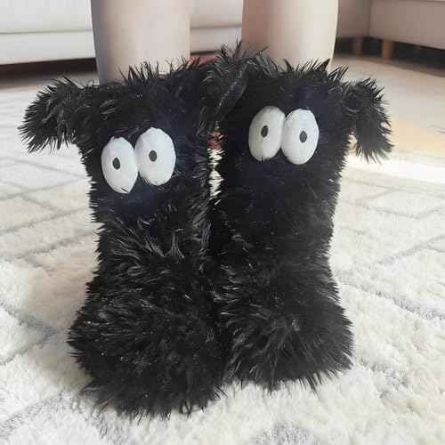 Chaussons originaux de monstres doux pour soirées cocooning d'hiver