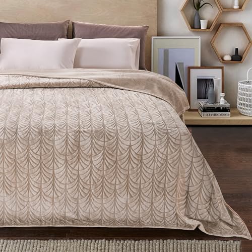 Whale Flotilla Flannel Fleece King Size Blanket for Bed, Soft Fluffy Velvet Bedspread Coverlet with Decorative Vintage Pattern for All Season, Warm and Lightweight, 90x104 Inch, Champagne