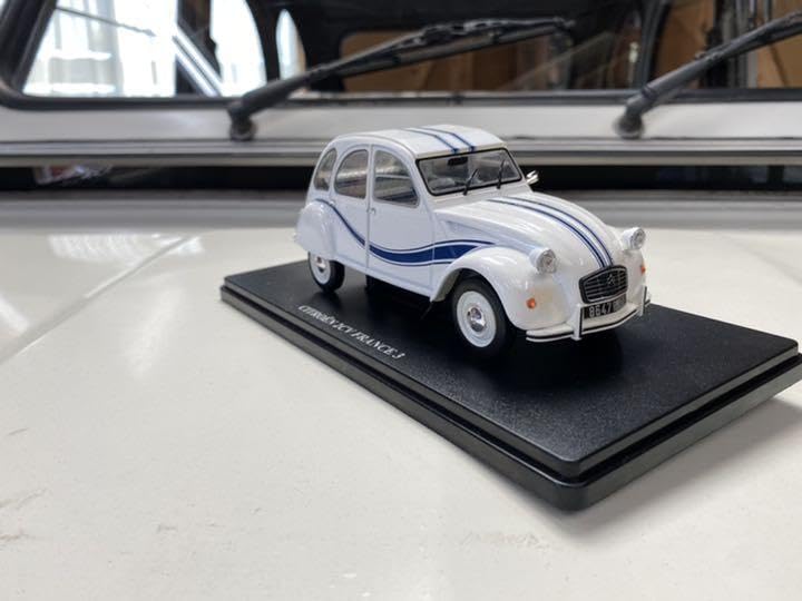 1/24 シトロエン 2CV スポット 1976 (ホワイト/オレンジ) Amazon.co.jp: 1 24 シトロエン 2cv France3 : Toys & Games