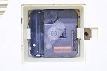 昭和レトロ　ヴィンテージ　ドラえもん 掛時計 緑色 四角形　25×26 昭和レトロ ヴィンテージ ドラえもん 掛時計 緑色 四角形 25×26