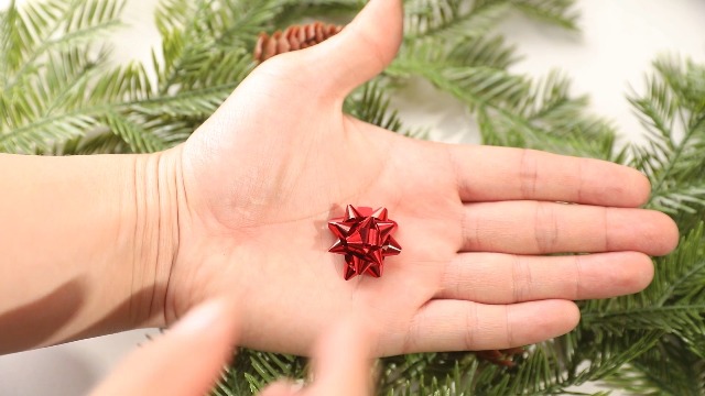 GEBETTER 50Pcs Noeud Papillon Noël 4 * 2,5cm Mini Noeud Ruban Rouge Vert Décoration pour Sapin Arbre Noël Emballage Cadeaux Carte Voeux