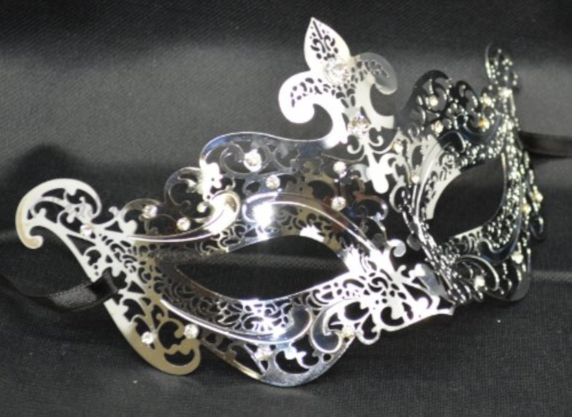 Elegant Luxury Beautiful Mask with Diamond