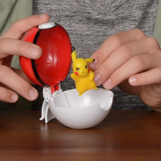 Pokémon PKW2660 - Clip'n'Go Pokéball - Pikachu & Good Ball, Official Pokéball with Detailed 5 cm Figure