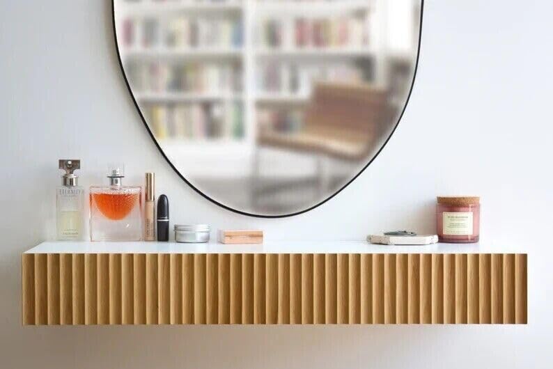 Coiffeuse miroir pour créer un coin maquillage lumineux et moderne chez soi