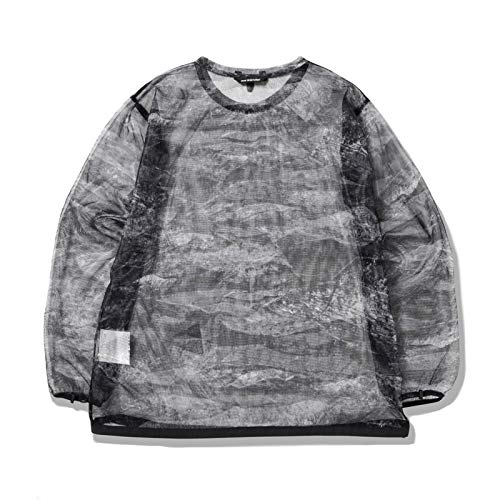 グレーの柄が入ったシャツ