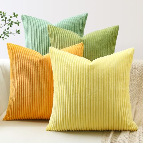JOTOM 4er Set Cord Kissenbezüge Kissenhülle Dekorative Zierkissen Couchkissen Sofakissen Dekokissen Kordsamt Kissenbezug Deko Kissenhülle für Sofa Wohnzimmer (60x60cm, Gelb Grün) JOTOM 4er Set Cord Kissenbezüge Kissenhülle Dekorative Zierkissen Couchkissen Sofakissen Dekokissen Kordsamt Kissenbezug Deko Kissenhülle für Sofa Wohnzimmer (60x60cm, Gelb Grün)