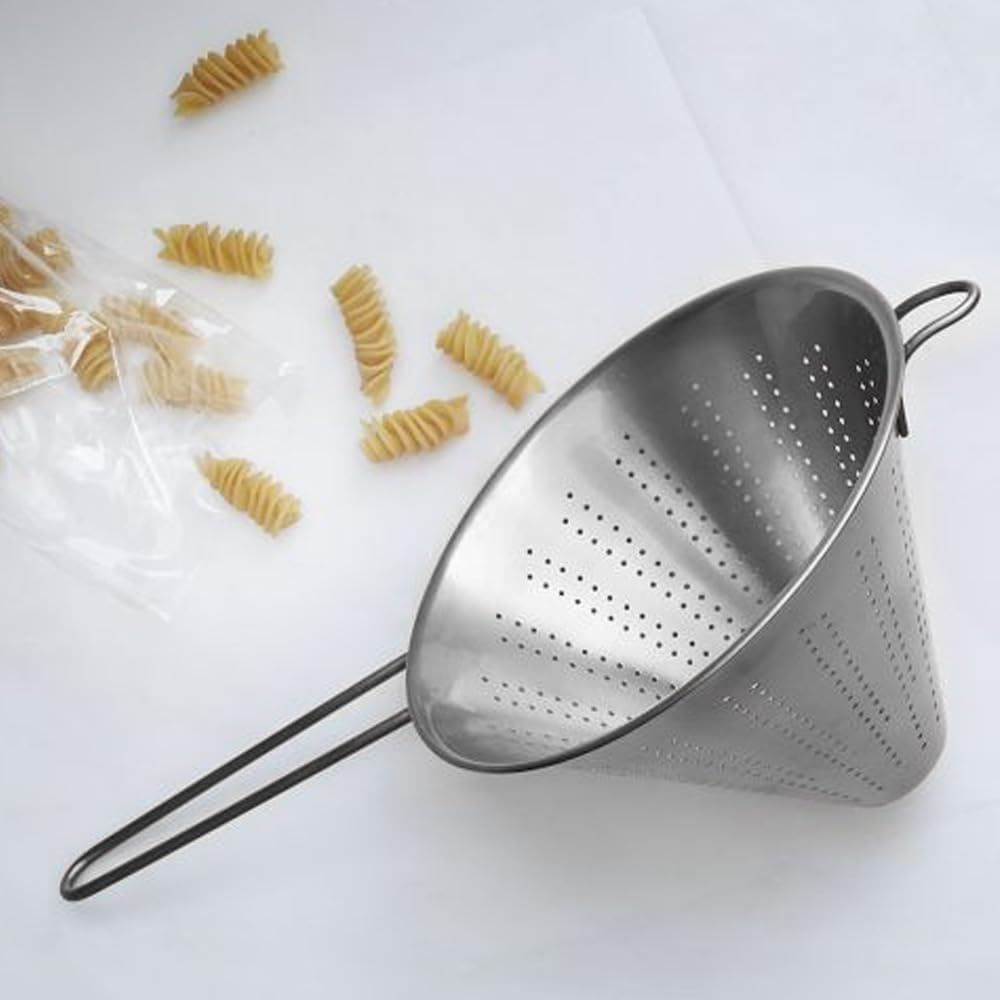 ZYLCO Colino per brodo rinforzato in acciaio inox, diametro 20,3 cm, per filtrare liquidi, scorte, salse e zuppe, completo di spatola in silicone rosso