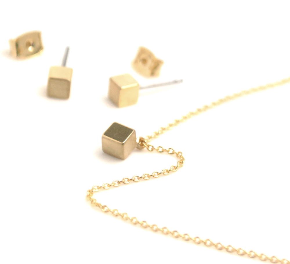 Maggio Japan Brand Simple Cube Necklace and Earrings Set [Jewelry]