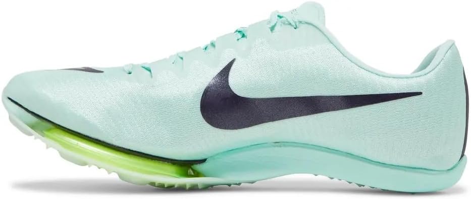 Boční profíkfile of the Nike Air Zoom Maxfly shoe, illustrating the curved sole design and the visible Zoom Air unit in the forefoot.