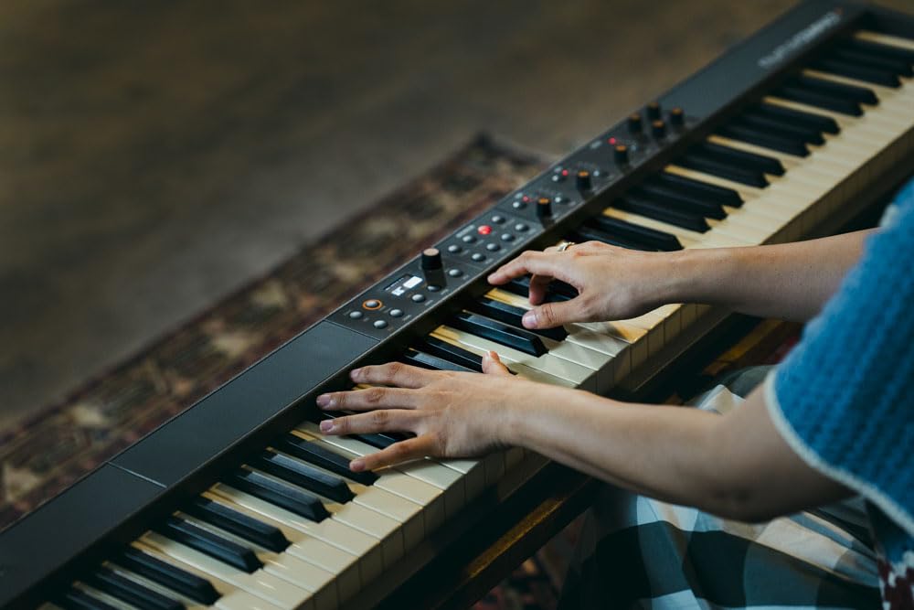 Amazon | Studiologic NUMA COMPACT SE 軽量 88鍵盤 スピーカー内蔵