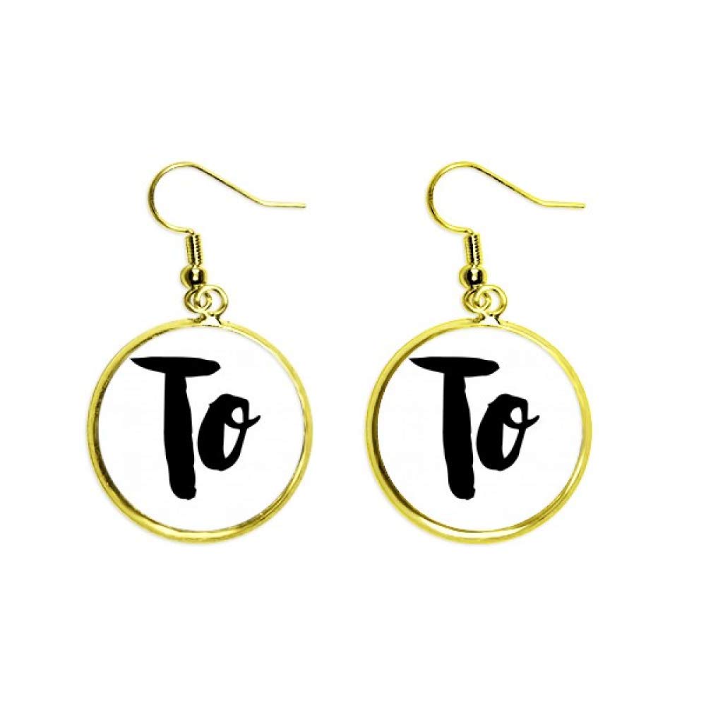 Pendientes dorados largos con diseño de texto para mujer elegante 2