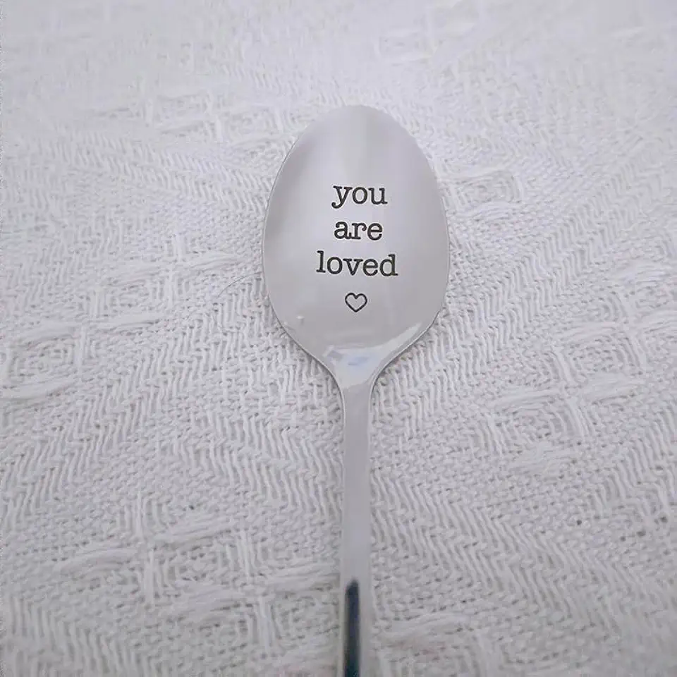 Presente de aniversário de dia dos namorados para marido esposa romântico você é amado colher presentes para avó pai presente de aniversário de Natal para namorado irmã colheres de sorvete gravadas 20
