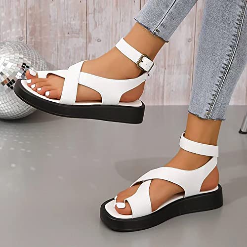 Tongs élégant pour homme et femme, l'accessoire indispensable