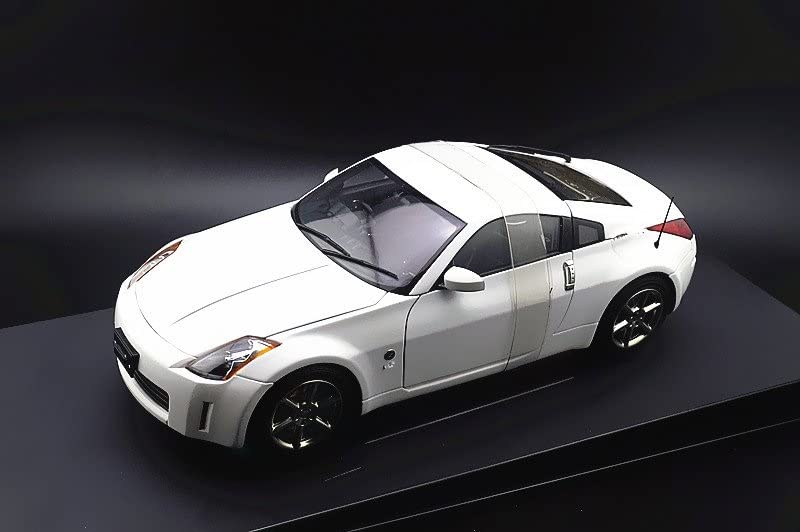 Nissan 350Z ホワイト 1/18スケール