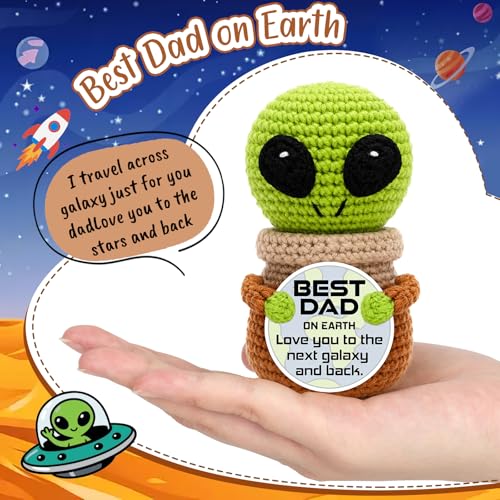 Jettryran Fathers Day Dad Gifts from Daughter Son Wife Birthday Gift for Dad Father in Law Bonus Stepdad Grandpa Basket Positive Crochet Alien Decor with Father's Day Card for Husband from Wife