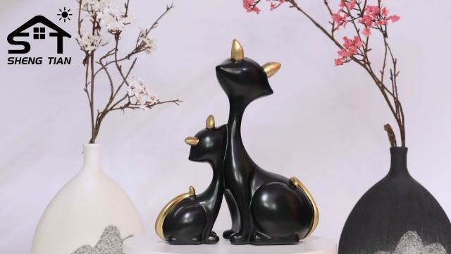 Ifundom 2 Pièces En Céramique Noir Chat Figurine Chat Couple Statue En Céramique Animal Sculpture Ornement Pour La Maison De Table Salon Décoration
