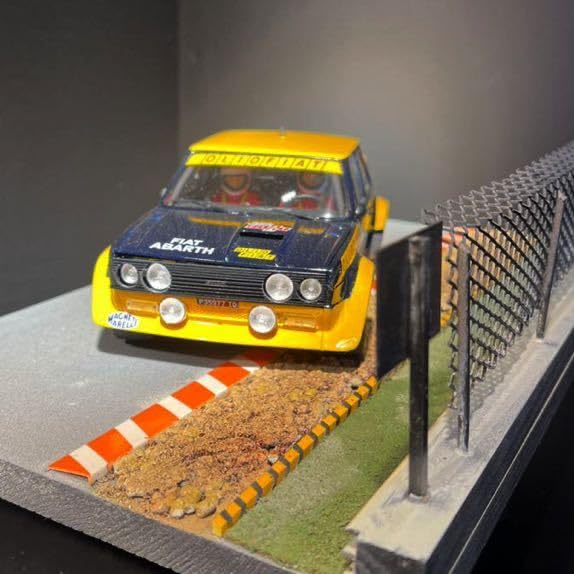 Amazon.co.jp: ジオラマサーキット場1/24プラモデルラリーカー付 : ホビー