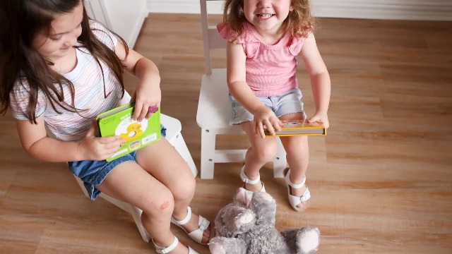 Amazon.com: Melissa & Doug Wooden Chairs, Set of 2 - White