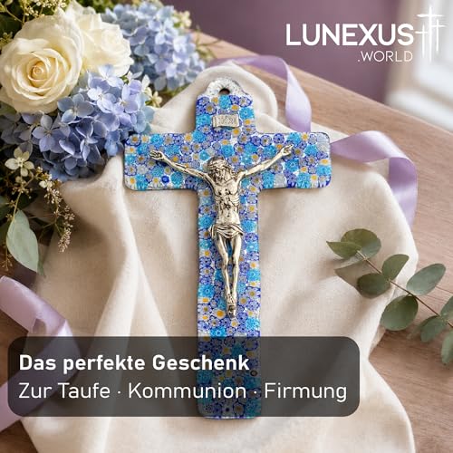 Lunexus Krzyż ścienny, szklany krzyż z ciałem Jezusa, niebieski, z kwiatowym wzorem, 24 cm - prezent na chrzest, komunię, bierzmowanie, ręcznie wykonany krzyż katolicki, szklany krzyż, dekoracja