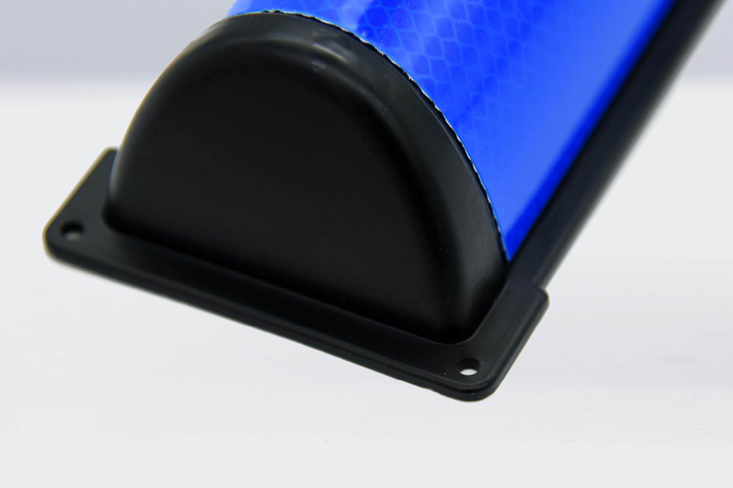 Wildwarner blau - Wildwarnreflektoren halbrund mit stark reflektierender Folie von 3M Serie 4095 - zur Reduzierung von Wildunfällen (10x)