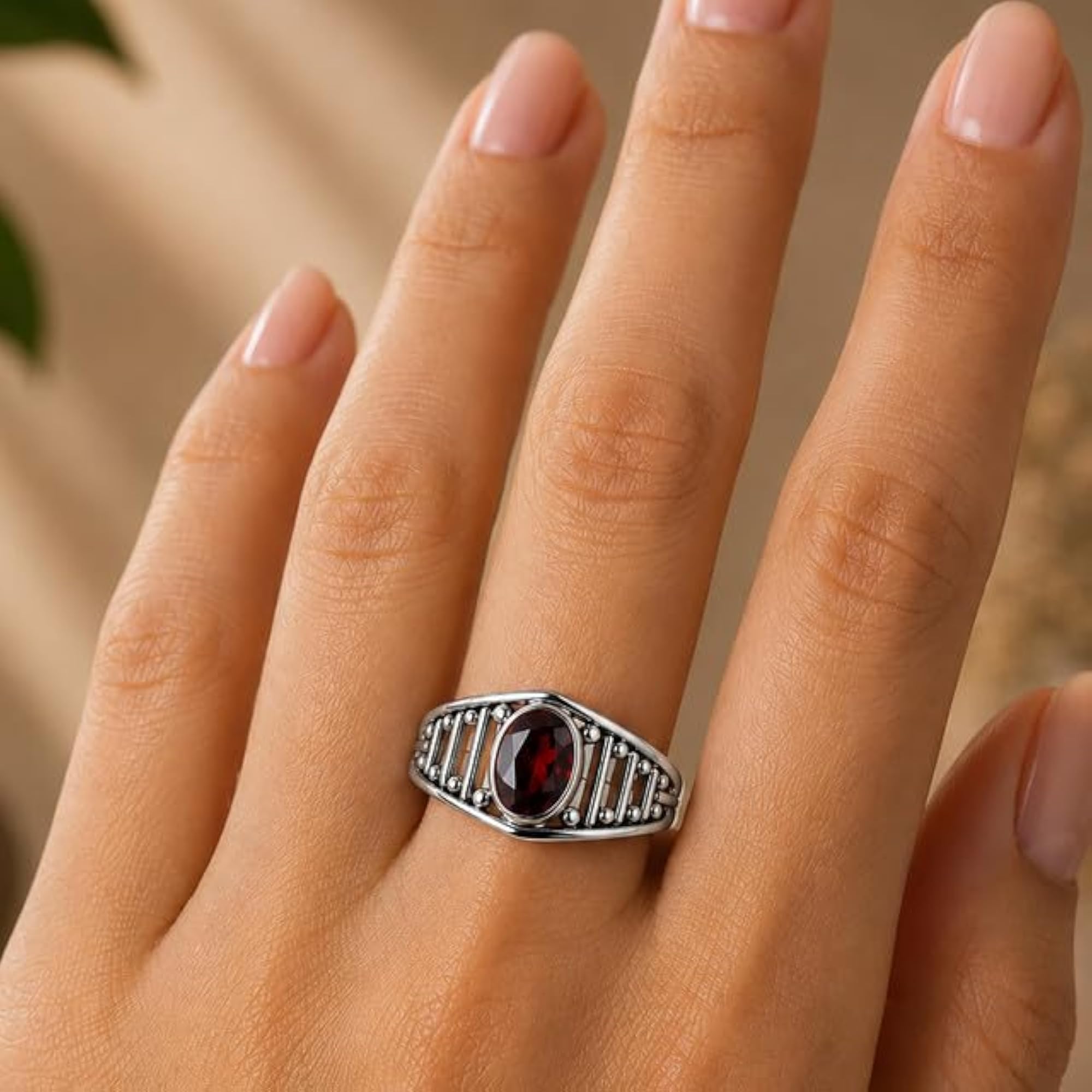 Women's 925 Sterling Silver Garnet Gemstone Ring with Decorative Pattern