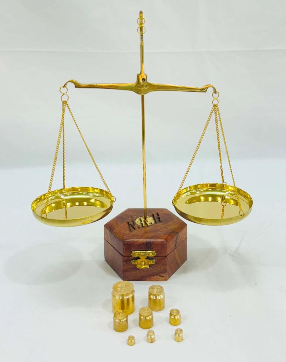 Brass Scales of Justice Desk Decor, Vintage Justice Scales Decor, Old Traditional Goldsmith Weight (tarazu) showpiece Brass Weighing Scale Balance Justice Law Scale Decoration,Table Decor?9