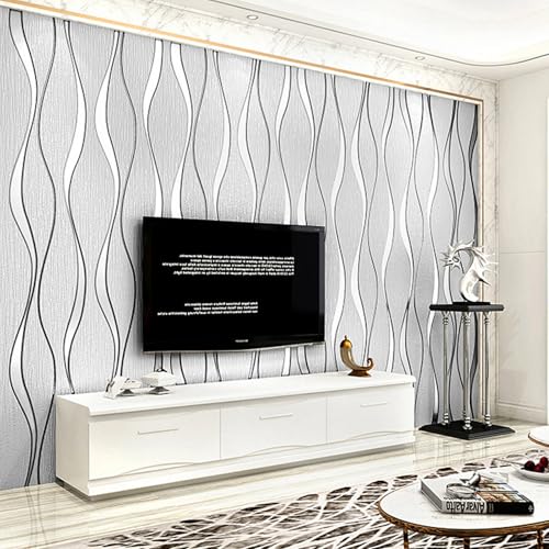 Papel pintado elegante de rayas para transformar el dormitorio principal 3