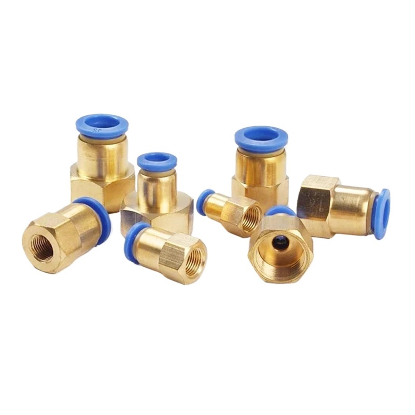 Evita pliegues con el conector de codo neumático para mangueras industriales de aire