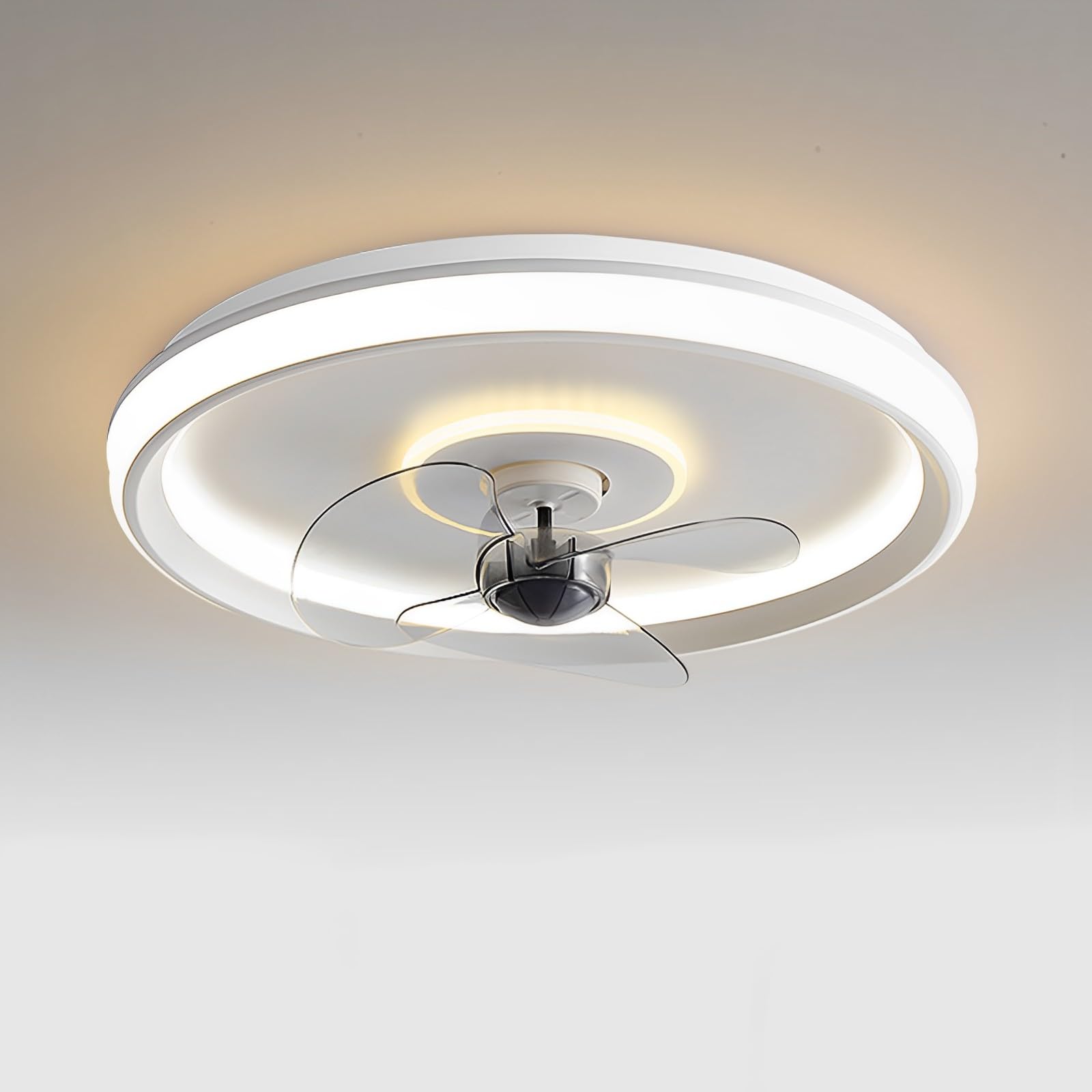 Ventilateur de plafond pour rafraîchir une chambre sans bruit la nuit