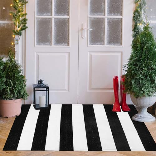 LEEVAN Black and White Striped Outdoor Runner Rug,2.3' x 3.7' Front Porch Rug Washable Woven Layered Doormat Farmhouse Entryway Throw Carpet for Hallway/Entrance/Bathroom/Laundry Room