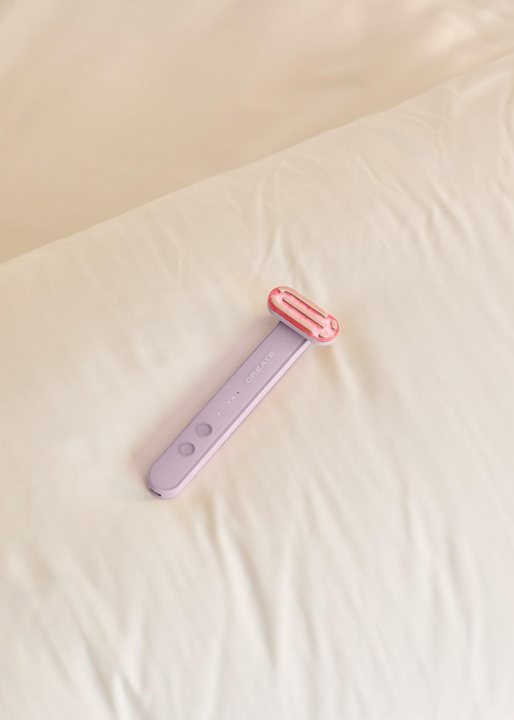 CREATE/SKIN CARE LED WAND 4 in 1 / Varita facial de tratamiento LED 4 en 1 lavanda/Tecnología EMS y función calor, 3 tratamientos faciales, rotación cabezal 90º, cabezal acero inoxidable, 1,5W