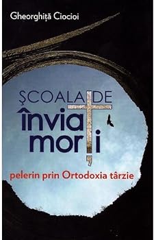 Paperback Scoala de inviat morti (Romanian Edition) Book