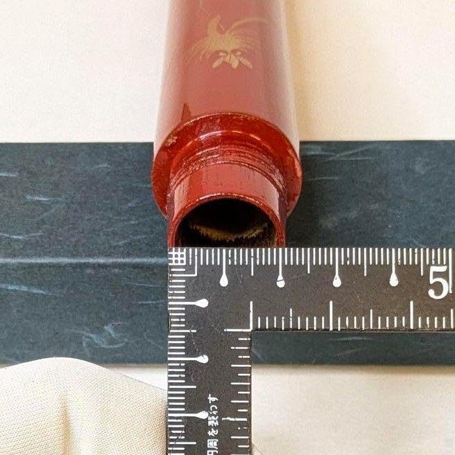 【新品・未使用】 香筒　鷺草　吠木正樹作　沈金　うるみ塗　煎茶道具　線香筒 煎茶道具 線香筒 香筒 色漆雲鶴文 漢詩彫有 | 古美術ささき