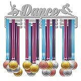 [DISEÑO ÚNICO]: El diseño de este porta medallas es un patrón de bailarina, mostrando las graciosas posturas de los atletas en el campo. Tu éxito merece ser mostrado en un lugar especial. Demuestra tu deportividad con este exclusivo porta medallas..