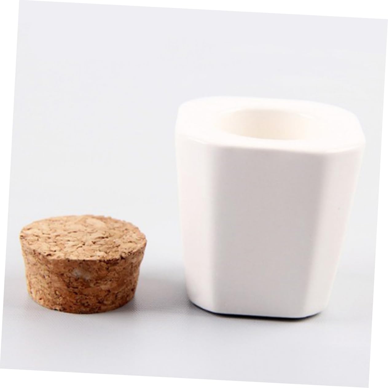 Mikinona Nail Art Liquid Cups Set of 2 Crystal Mini Containers for Acrylic Gel Nails for Home Professional Salons