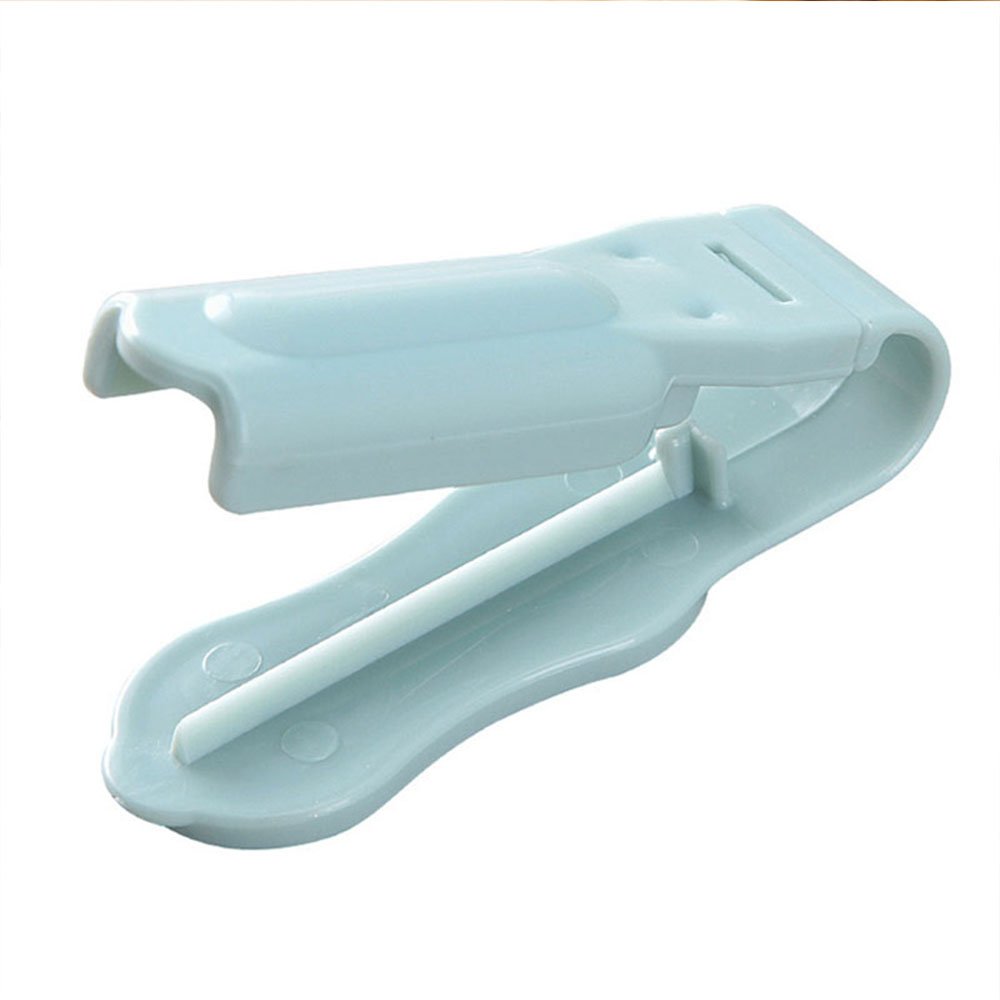 Everyfit Nut Cracker- Pecan, Walnuts, Hazelnut Plier Opener Tool nut Sheller Nut Opener Kitchen Plier（Blue）