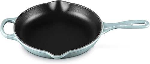 Le Creuset Sartén de hierro fundido esmaltado con mango de hierro, 9 pulgadas (1-38 cuartos de galón), sal marina